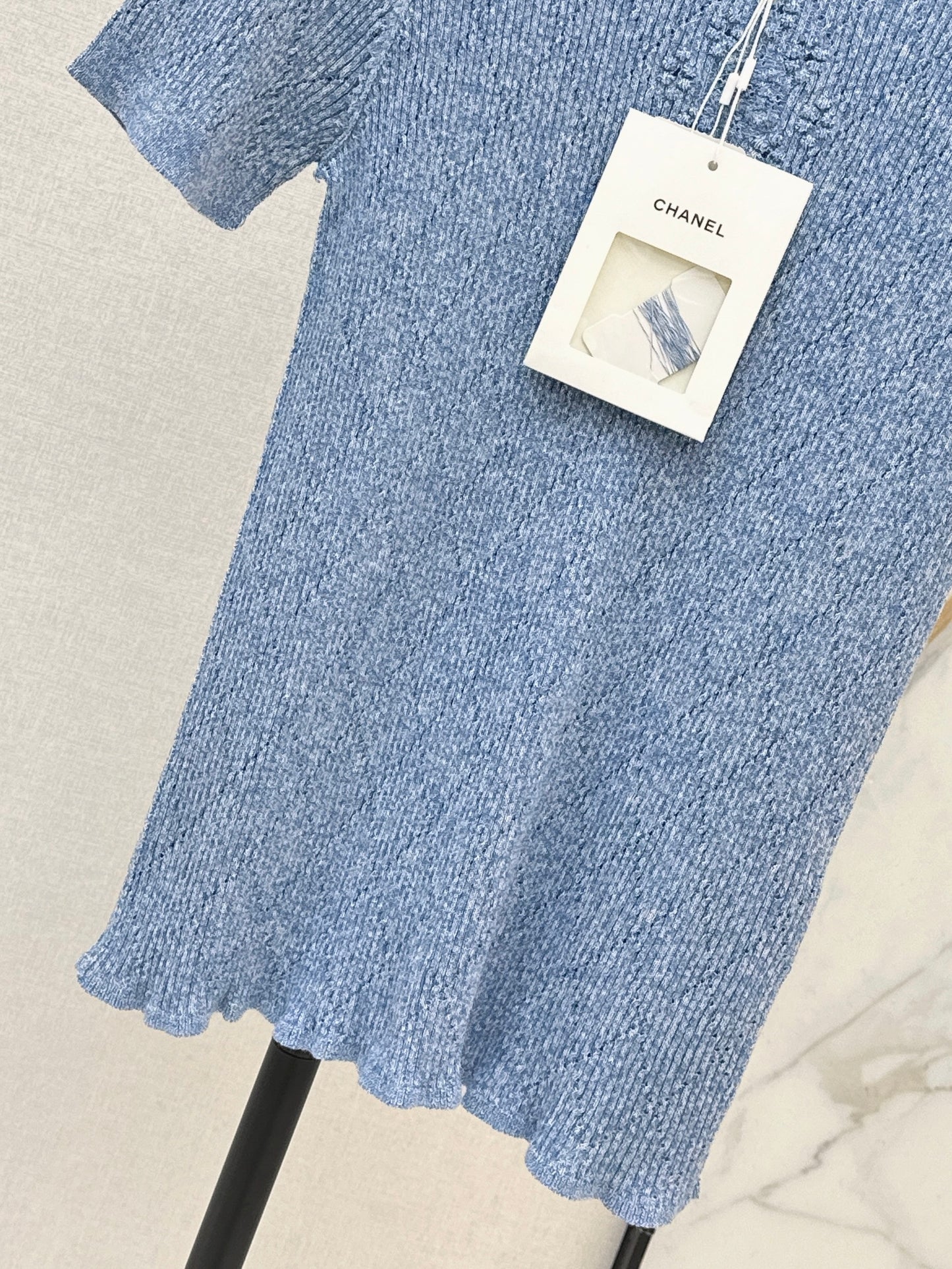 Chan NEW 3D floral knit short-sleeved top