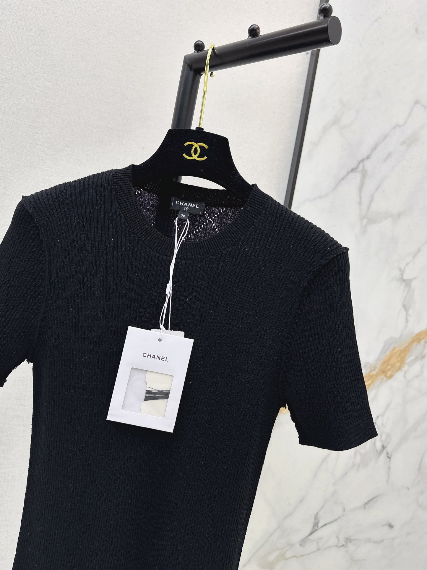 Chan NEW 3D floral knit short-sleeved top