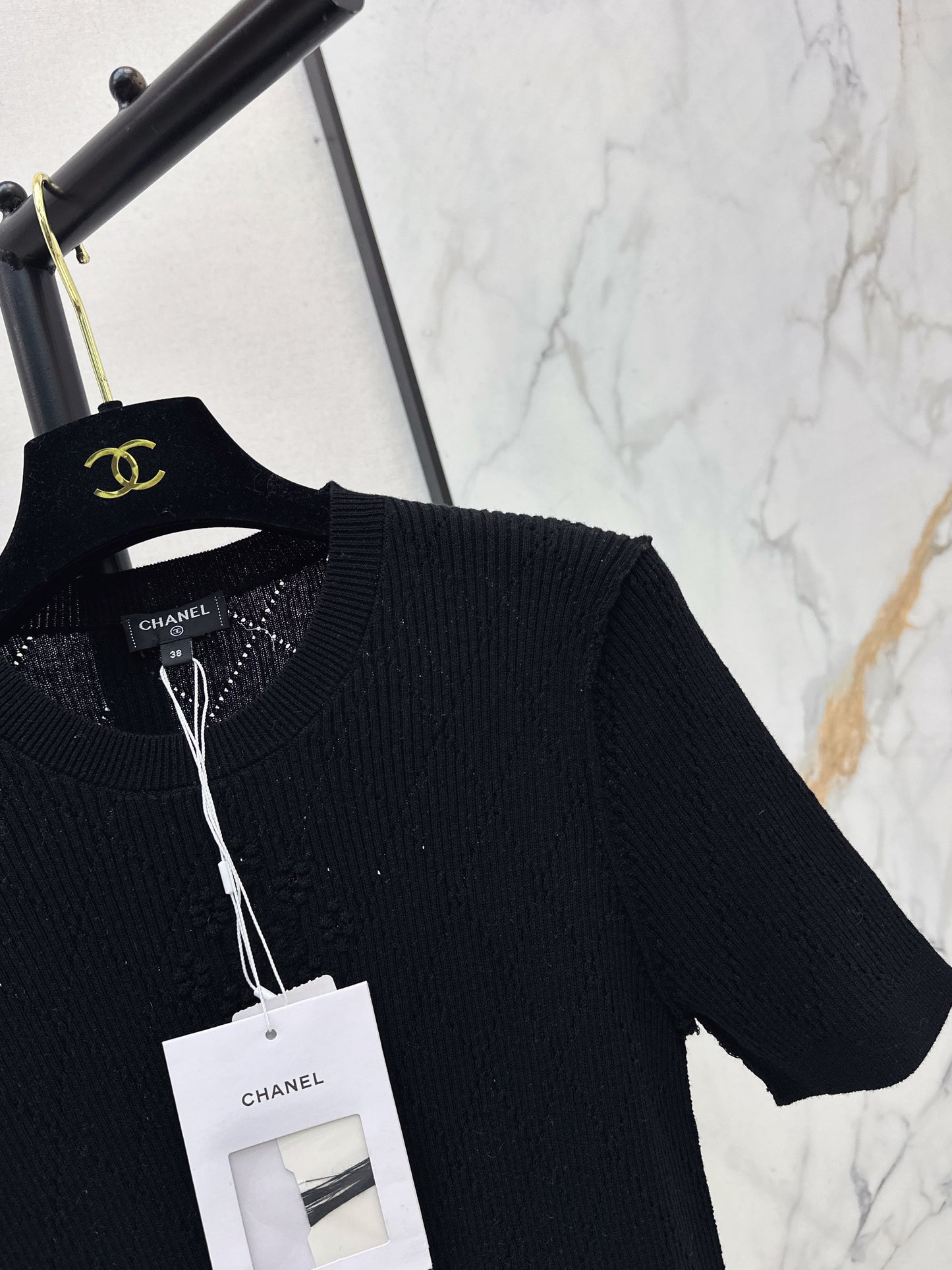 Chan NEW 3D floral knit short-sleeved top