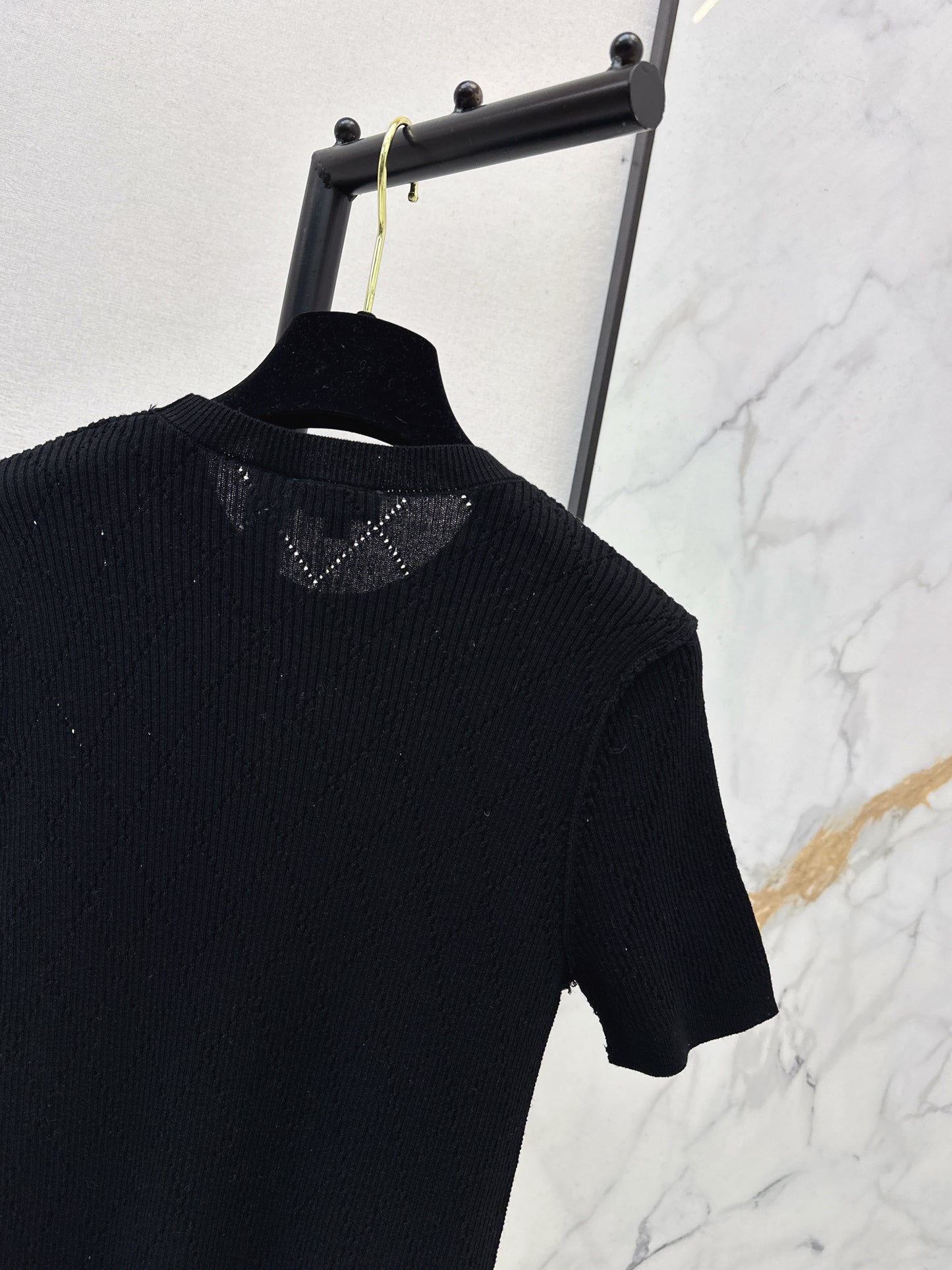 Chan NEW 3D floral knit short-sleeved top